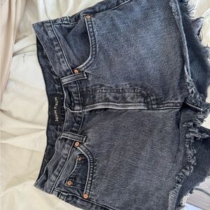 Denim Forum by Aritzia Black Frayed Hem Women's Shorts Jeans